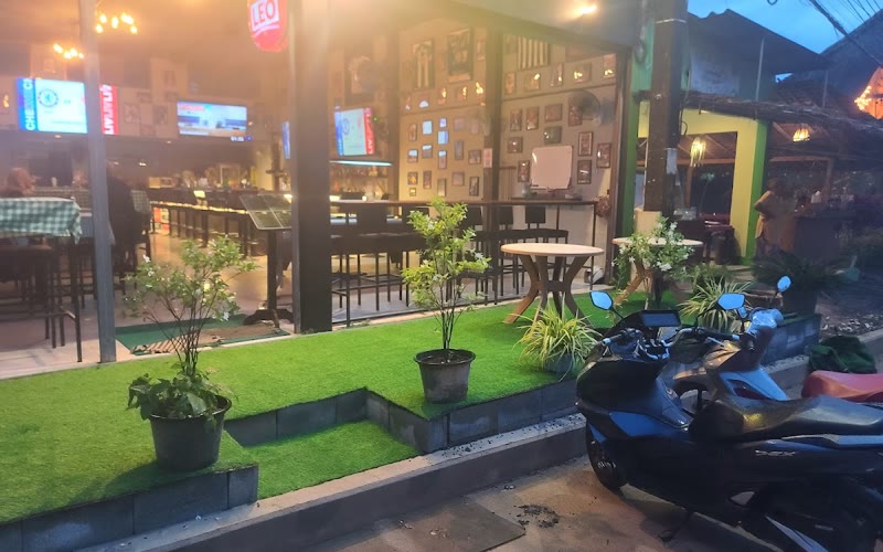 Harry's Sports Bar