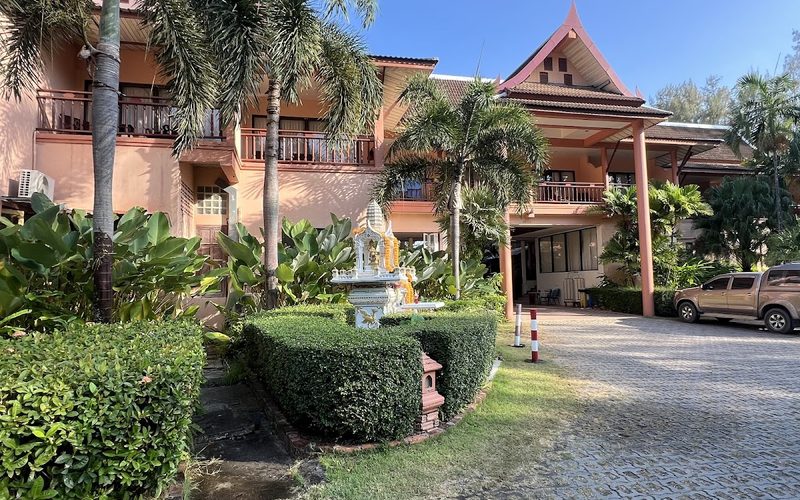 Lanta Casuarina Beach Resort