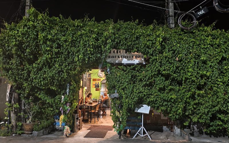 Loro Loco Pizza Cuisine Restaurant