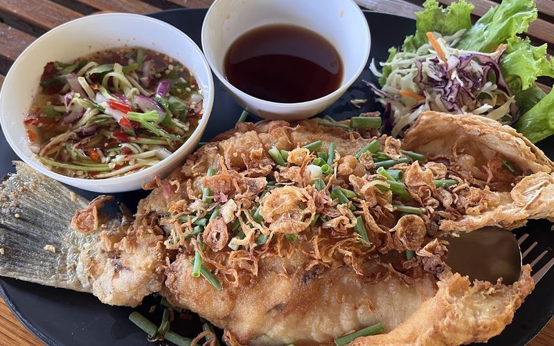Seafood Restaurant Kruaw Rim Lay