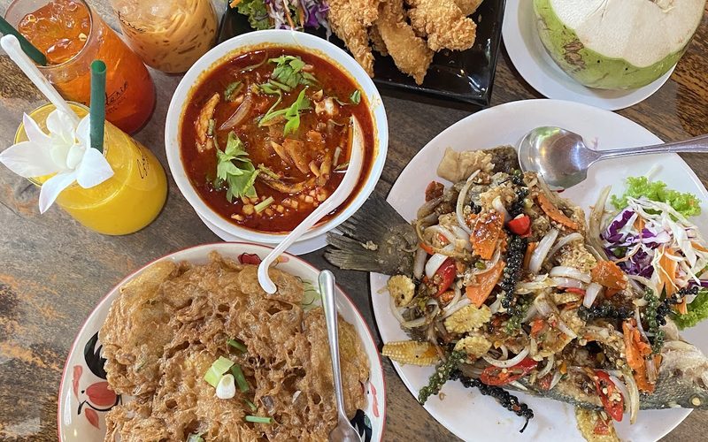 Seafood Restaurant Kruaw Rim Lay