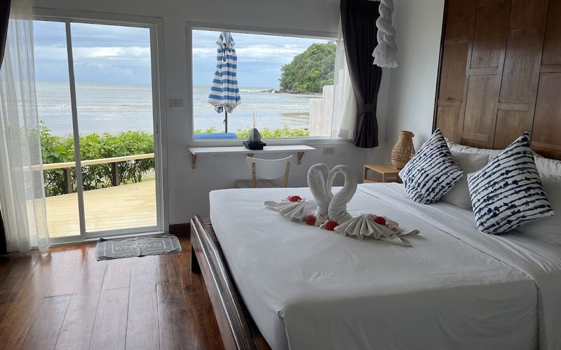 Twin Bay Resort
